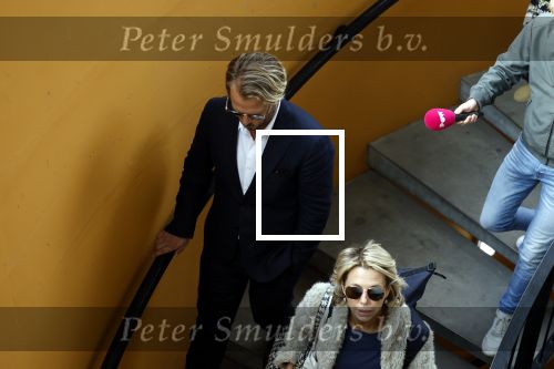 Assen 25 juli 2023
Rechtszaak Thijs Romer in de rechtbank van Assen Zijn moeder vader  Peter Romer en stiefmoeder kwamen met hem mee. Zijn advocaat is Wikke Monster