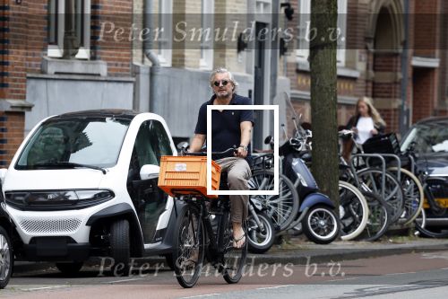 Amsterdam 24 juli 2023
Victor Reinier op zijn fiets in Amsterdam zuid.