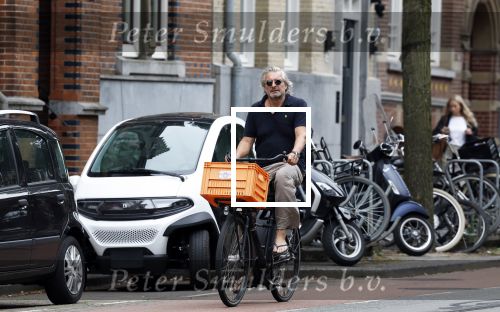 Amsterdam 24 juli 2023
Victor Reinier op zijn fiets in Amsterdam zuid.