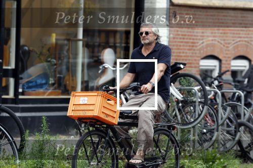 Amsterdam 24 juli 2023
Victor Reinier op zijn fiets in Amsterdam zuid.