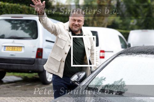 Prinsenbeek 31 juli 2023
Wesly Bronkhorst stapt in zijn auto . Wesly heeft momenteel een dikke nummer 1 hit met het liedje Amalia