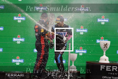 Winnaar Max Verstappen 2 Fernando Alonso en 3 Pierre Gasly Prins Bernhard Jr.