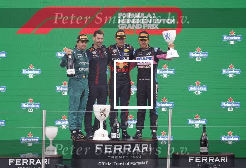 Winnaar Max Verstappen 2 Fernando Alonso en 3 Pierre Gasly Prins Bernhard Jr.