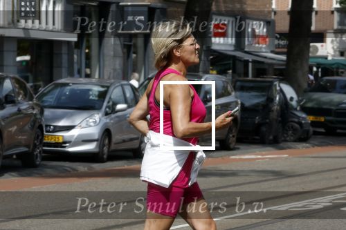 Amsterdam 15 augustus 2024
Caroline Tensen in sport outfit met haar mini cabrio in Amsterdam zuid.