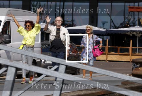 Amsterdam 31 augustus 2024
50 jaar Radio Veronica op het veronica schip.
Aanwezig oa Tineke de Nooij Wil Luikinga Adje Roland Erik de Zwart Ben Cramer Chimene v Oosterhout Manuela Kemp en haar man Tjerk Lammers .
