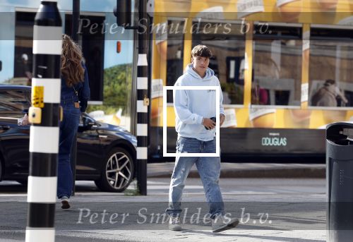 Amsterdam 21 augustus 2024
Damian v d Vaart en (een) vriendin Ode Brasz op de pc hooftstraat en Amsterdam zuid.