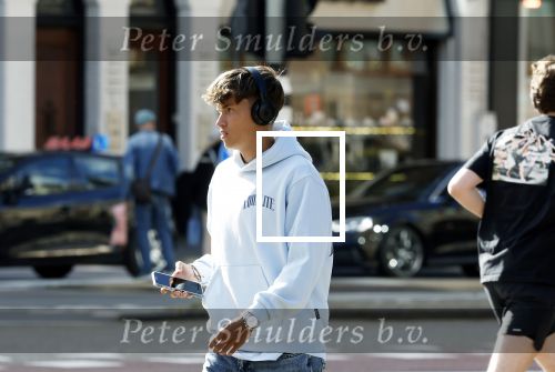 Amsterdam 21 augustus 2024
Damian v d Vaart en (een) vriendin Ode Brasz op de pc hooftstraat en Amsterdam zuid.