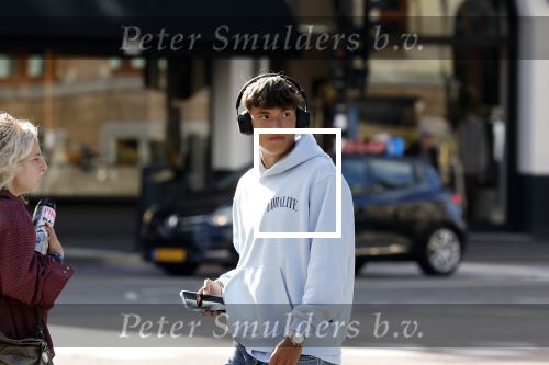 Amsterdam 21 augustus 2024
Damian v d Vaart en (een) vriendin Ode Brasz op de pc hooftstraat en Amsterdam zuid.