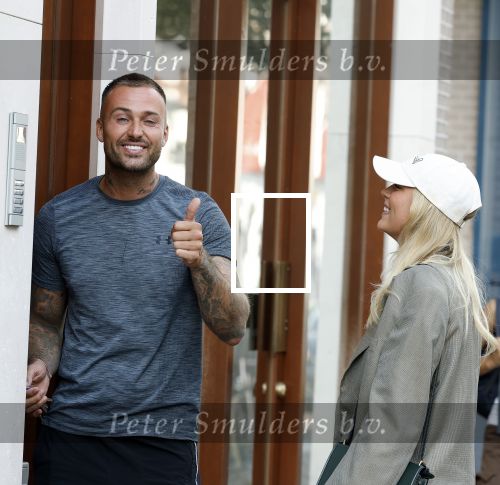 Amsterdam 8 augustus 2024
Dave Roelvink en zijn nieuwe vriendin Marijn Kuipers op de pc hooftstraat bij Dave zijn appartement .