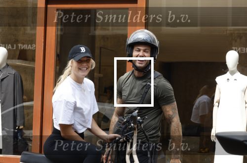 Amsterdam 15 augustus 2024
Dave Roelvink en zijn nieuwe vriendin Marijn Kuipers op de pc hooftstraat .