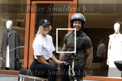 Amsterdam 15 augustus 2024
Dave Roelvink en zijn nieuwe vriendin Marijn Kuipers op de pc hooftstraat .