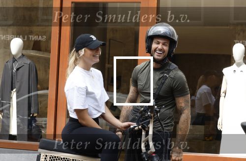 Amsterdam 15 augustus 2024
Dave Roelvink en zijn nieuwe vriendin Marijn Kuipers op de pc hooftstraat .