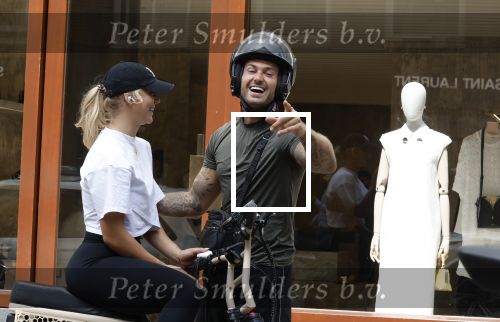 Amsterdam 15 augustus 2024
Dave Roelvink en zijn nieuwe vriendin Marijn Kuipers op de pc hooftstraat .