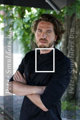Wageningen 13 mei 2024
Presentatie musical 40-45 in hotel de Wereld met oa Soy Kroon Holly Brood Sjoerd Pleijsier Babette v Veen Kees Boot Frits Barend Dorian Bindels Gaia Aikman en Niniane Everaert.