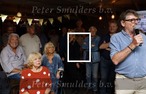 Amsterdam 31 augustus 2024
50 jaar Radio Veronica op het veronica schip.
Aanwezig oa Tineke de Nooij Wil Luikinga Adje Roland Erik de Zwart Ben Cramer Chimene v Oosterhout Manuela Kemp en haar man Tjerk Lammers .
