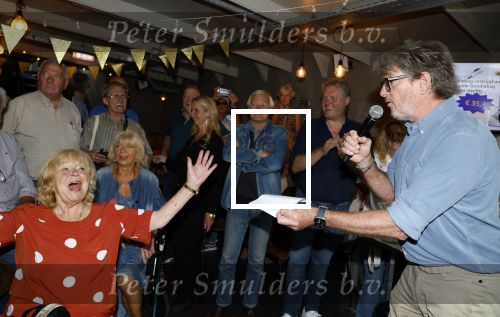 Amsterdam 31 augustus 2024
50 jaar Radio Veronica op het veronica schip.
Aanwezig oa Tineke de Nooij Wil Luikinga Adje Roland Erik de Zwart Ben Cramer Chimene v Oosterhout Manuela Kemp en haar man Tjerk Lammers .