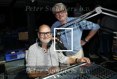 Amsterdam 31 augustus 2024
50 jaar Radio Veronica op het veronica schip.
Aanwezig oa Tineke de Nooij Wil Luikinga Adje Roland Erik de Zwart Ben Cramer Chimene v Oosterhout Manuela Kemp en haar man Tjerk Lammers . Erik de Zwart en Leo v d Goot