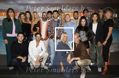Hilversum 23 augustus 2024
Presentatie deelnemers expeditie Robinson 2024 . De presentatoren zijn Art Rooijakers en Nicolette Kluijver .
De deelnemers zijn Nouchka Fontijn Ymre Stiekema Vincent Visser Thomas v d Vlugt Hamza Othman Kimmylien Nguyen Jamie Kames Julie Reinders Ramon Brugman Joy v Swieten Billy Dans Ellemieke Vermolen Rikkie Kolle Ouassima Tajmout  Marijn Kuipers Farja Farvardin (FawryNotSawry) Kiran Badloe  en Timor Steffens