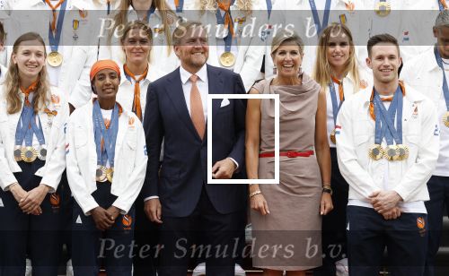 Den Haag 13 augustus 2024
Alle medaillewinnaars bij de olympische spelen op bezoek bij Koning Willem Alexander en Koningin Maxima op huis ten Bosch . oa aanwezig Femke Bol Sifan hassan Harrie Lavreysen Sharon v Rouwendaal Worthy de Jong Marit Bouwmeester Roy v d Berg de Hockey heren de hockey dames en alle roeiers.
