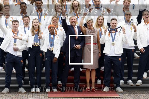 Den Haag 13 augustus 2024
Alle medaillewinnaars bij de olympische spelen op bezoek bij Koning Willem Alexander en Koningin Maxima op huis ten Bosch . oa aanwezig Femke Bol Sifan hassan Harrie Lavreysen Sharon v Rouwendaal Worthy de Jong Marit Bouwmeester Roy v d Berg de Hockey heren de hockey dames en alle roeiers.