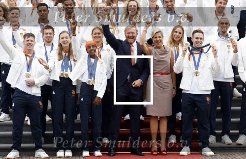 Den Haag 13 augustus 2024
Alle medaillewinnaars bij de olympische spelen op bezoek bij Koning Willem Alexander en Koningin Maxima op huis ten Bosch . oa aanwezig Femke Bol Sifan hassan Harrie Lavreysen Sharon v Rouwendaal Worthy de Jong Marit Bouwmeester Roy v d Berg de Hockey heren de hockey dames en alle roeiers.