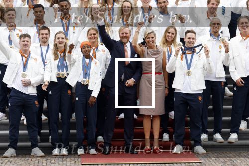 Den Haag 13 augustus 2024
Alle medaillewinnaars bij de olympische spelen op bezoek bij Koning Willem Alexander en Koningin Maxima op huis ten Bosch . oa aanwezig Femke Bol Sifan hassan Harrie Lavreysen Sharon v Rouwendaal Worthy de Jong Marit Bouwmeester Roy v d Berg de Hockey heren de hockey dames en alle roeiers.