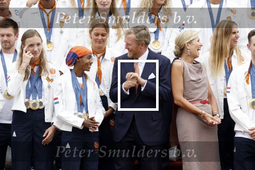 Den Haag 13 augustus 2024
Alle medaillewinnaars bij de olympische spelen op bezoek bij Koning Willem Alexander en Koningin Maxima op huis ten Bosch . oa aanwezig Femke Bol Sifan hassan Harrie Lavreysen Sharon v Rouwendaal Worthy de Jong Marit Bouwmeester Roy v d Berg de Hockey heren de hockey dames en alle roeiers.