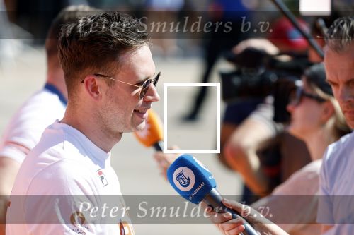 Scheveningen 12 augustus 2024
Aankomst olympische sporters in scheveningen . Humberto Tan presenteert het programma..
Harrie Lavreysen