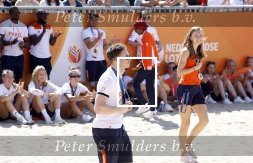 Scheveningen 12 augustus 2024
Aankomst olympische sporters in scheveningen . Humberto Tan presenteert het programma..
Harrie Lavreysen en Femke Bol