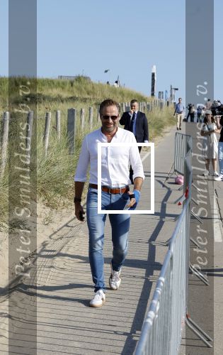 Scheveningen 27 augustus 2024
Afscheids feestje van Mark Rutte bij strandtent Culpepper. Hugo de Jonge met hand in gips