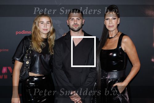 Amsterdam 16 augustus 204
Premiere Jimmy in Tuschinski. Isa Hoes met haar kinderen Merlijn Kamerling en Vlinder Kamerling