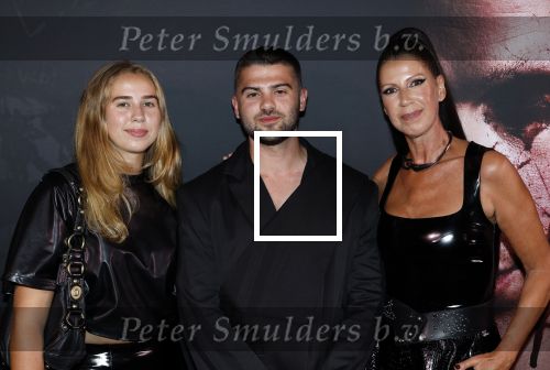 Amsterdam 16 augustus 204
Premiere Jimmy in Tuschinski. Isa Hoes met haar kinderen Merlijn Kamerling en Vlinder Kamerling