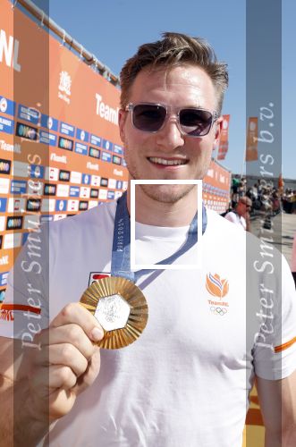 Scheveningen 12 augustus 2024
Aankomst olympische sporters in scheveningen . Humberto Tan presenteert het programma. Jeffrey Hoogland