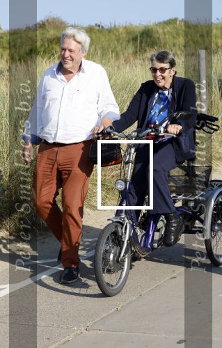 Scheveningen 27 augustus 2024
Afscheids feestje van Mark Rutte bij strandtent Culpepper. Jetta Klijnsma met man