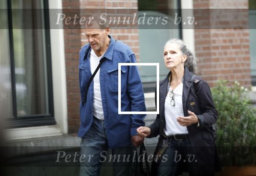 Amsterdam 22 augustus 2024
Joop Oonk met zijn vrouw op straat in Amsterdam.