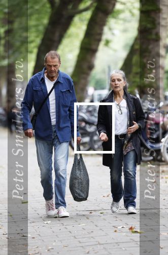 Amsterdam 22 augustus 2024
Joop Oonk met zijn vrouw op straat in Amsterdam.