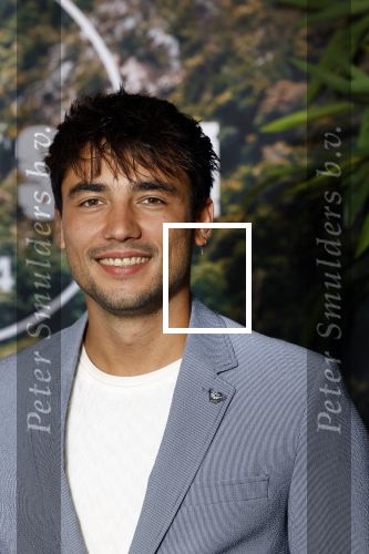 Hilversum 23 augustus 2024
Presentatie deelnemers expeditie Robinson 2024 . De presentatoren zijn Art Rooijakers en Nicolette Kluijver .
De deelnemers zijn Nouchka Fontijn Ymre Stiekema Vincent Visser Thomas v d Vlugt Hamza Othman Kimmylien Nguyen Jamie Kames Julie Reinders Ramon Brugman Joy v Swieten Billy Dans Ellemieke Vermolen Rikkie Kolle Ouassima Tajmout  Marijn Kuipers Farja Farvardin (FawryNotSawry) Kiran Badloe  en Timor Steffens