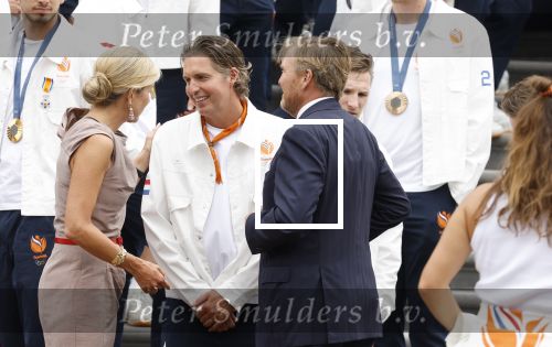 Den Haag 13 augustus 2024
Alle medaillewinnaars bij de olympische spelen op bezoek bij Koning Willem Alexander en Koningin Maxima op huis ten Bosch . oa aanwezig Femke Bol Sifan hassan Harrie Lavreysen Sharon v Rouwendaal Worthy de Jong Marit Bouwmeester Roy v d Berg de Hockey heren de hockey dames en alle roeiers. Pieter vd Hoogenband