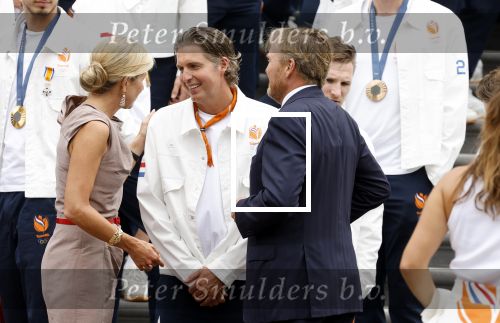 Den Haag 13 augustus 2024
Alle medaillewinnaars bij de olympische spelen op bezoek bij Koning Willem Alexander en Koningin Maxima op huis ten Bosch . oa aanwezig Femke Bol Sifan hassan Harrie Lavreysen Sharon v Rouwendaal Worthy de Jong Marit Bouwmeester Roy v d Berg de Hockey heren de hockey dames en alle roeiers. Pieter vd Hoogenband