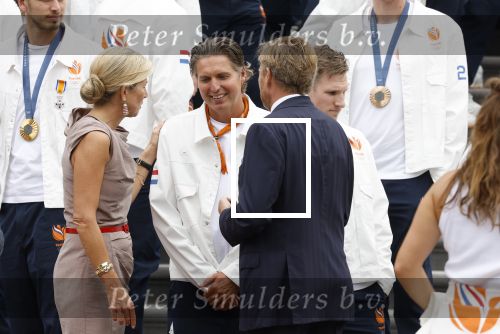 Den Haag 13 augustus 2024
Alle medaillewinnaars bij de olympische spelen op bezoek bij Koning Willem Alexander en Koningin Maxima op huis ten Bosch . oa aanwezig Femke Bol Sifan hassan Harrie Lavreysen Sharon v Rouwendaal Worthy de Jong Marit Bouwmeester Roy v d Berg de Hockey heren de hockey dames en alle roeiers. Pieter vd Hoogenband