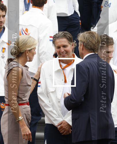 Den Haag 13 augustus 2024
Alle medaillewinnaars bij de olympische spelen op bezoek bij Koning Willem Alexander en Koningin Maxima op huis ten Bosch . oa aanwezig Femke Bol Sifan hassan Harrie Lavreysen Sharon v Rouwendaal Worthy de Jong Marit Bouwmeester Roy v d Berg de Hockey heren de hockey dames en alle roeiers. Pieter vd Hoogenband