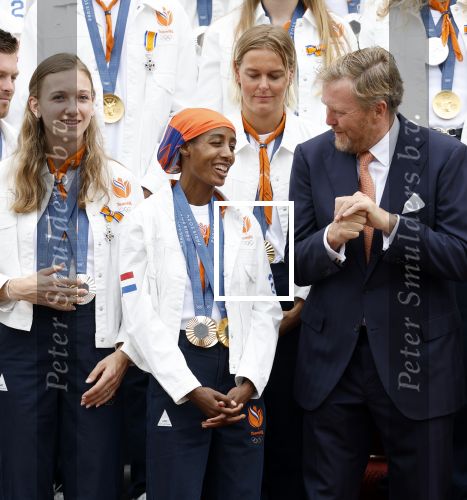 Den Haag 13 augustus 2024
Alle medaillewinnaars bij de olympische spelen op bezoek bij Koning Willem Alexander en Koningin Maxima op huis ten Bosch . oa aanwezig Femke Bol Sifan hassan Harrie Lavreysen Sharon v Rouwendaal Worthy de Jong Marit Bouwmeester Roy v d Berg de Hockey heren de hockey dames en alle roeiers.