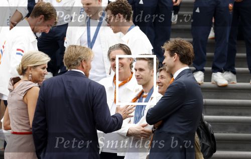 Den Haag 13 augustus 2024
Alle medaillewinnaars bij de olympische spelen op bezoek bij Koning Willem Alexander en Koningin Maxima op huis ten Bosch . oa aanwezig Femke Bol Sifan hassan Harrie Lavreysen Sharon v Rouwendaal Worthy de Jong Marit Bouwmeester Roy v d Berg de Hockey heren de hockey dames en alle roeiers.