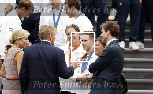 Den Haag 13 augustus 2024
Alle medaillewinnaars bij de olympische spelen op bezoek bij Koning Willem Alexander en Koningin Maxima op huis ten Bosch . oa aanwezig Femke Bol Sifan hassan Harrie Lavreysen Sharon v Rouwendaal Worthy de Jong Marit Bouwmeester Roy v d Berg de Hockey heren de hockey dames en alle roeiers.