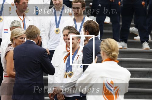 Den Haag 13 augustus 2024
Alle medaillewinnaars bij de olympische spelen op bezoek bij Koning Willem Alexander en Koningin Maxima op huis ten Bosch . oa aanwezig Femke Bol Sifan hassan Harrie Lavreysen Sharon v Rouwendaal Worthy de Jong Marit Bouwmeester Roy v d Berg de Hockey heren de hockey dames en alle roeiers. Koning Willem Alexander Koningin Maxima Pieter v d Hoogenband en Harry Lavreysen
