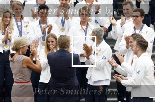 Den Haag 13 augustus 2024
Alle medaillewinnaars bij de olympische spelen op bezoek bij Koning Willem Alexander en Koningin Maxima op huis ten Bosch . oa aanwezig Femke Bol Sifan hassan Harrie Lavreysen Sharon v Rouwendaal Worthy de Jong Marit Bouwmeester Roy v d Berg de Hockey heren de hockey dames en alle roeiers.