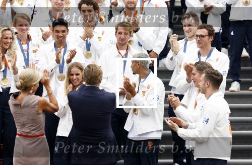 Den Haag 13 augustus 2024
Alle medaillewinnaars bij de olympische spelen op bezoek bij Koning Willem Alexander en Koningin Maxima op huis ten Bosch . oa aanwezig Femke Bol Sifan hassan Harrie Lavreysen Sharon v Rouwendaal Worthy de Jong Marit Bouwmeester Roy v d Berg de Hockey heren de hockey dames en alle roeiers.