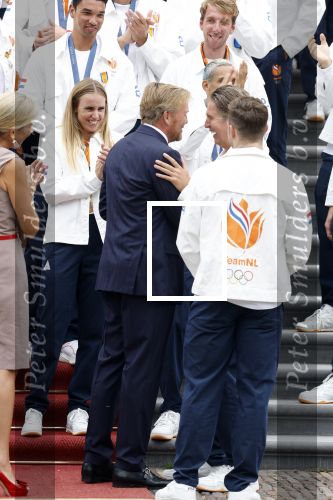 Den Haag 13 augustus 2024
Alle medaillewinnaars bij de olympische spelen op bezoek bij Koning Willem Alexander en Koningin Maxima op huis ten Bosch . oa aanwezig Femke Bol Sifan hassan Harrie Lavreysen Sharon v Rouwendaal Worthy de Jong Marit Bouwmeester Roy v d Berg de Hockey heren de hockey dames en alle roeiers.. Pieter v d Hoogenband