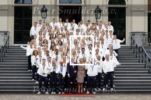 Den Haag 13 augustus 2024
Alle medaillewinnaars bij de olympische spelen op bezoek bij Koning Willem Alexander en Koningin Maxima op huis ten Bosch . oa aanwezig Femke Bol Sifan hassan Harrie Lavreysen Sharon v Rouwendaal Worthy de Jong Marit Bouwmeester Roy v d Berg de Hockey heren de hockey dames en alle roeiers.