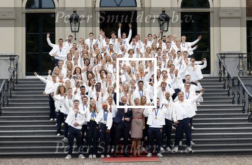 Den Haag 13 augustus 2024
Alle medaillewinnaars bij de olympische spelen op bezoek bij Koning Willem Alexander en Koningin Maxima op huis ten Bosch . oa aanwezig Femke Bol Sifan hassan Harrie Lavreysen Sharon v Rouwendaal Worthy de Jong Marit Bouwmeester Roy v d Berg de Hockey heren de hockey dames en alle roeiers.